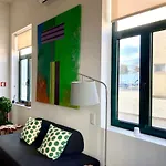 Modern Coastal Ocean Breeze - & Old Town Apartment