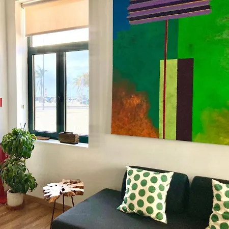 Modern Coastal Ocean Breeze | & Town Apartment Setubal